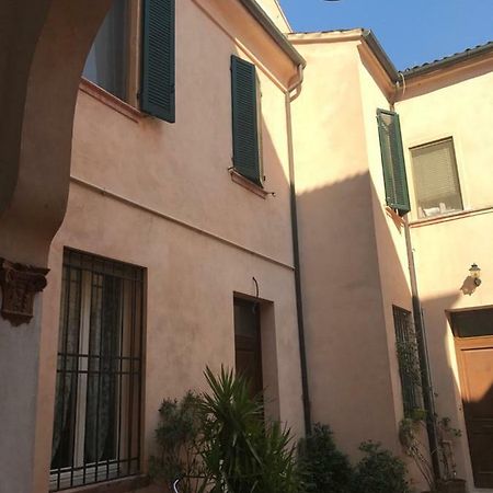 Ferienwohnung Elena Ferrara Exterior foto