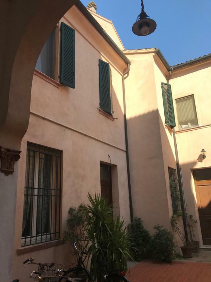 Ferienwohnung Elena Ferrara Exterior foto